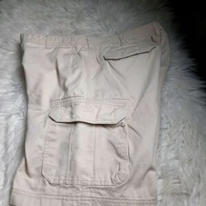 Izod 💯 Cotton Cargo Cream Shorts 36‎ x20